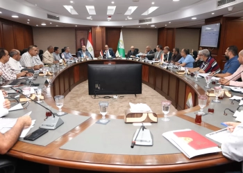 د. أحمد الأنصاري يعقد اجتماعًا بمسؤولي الصف ومنشأة القناطر