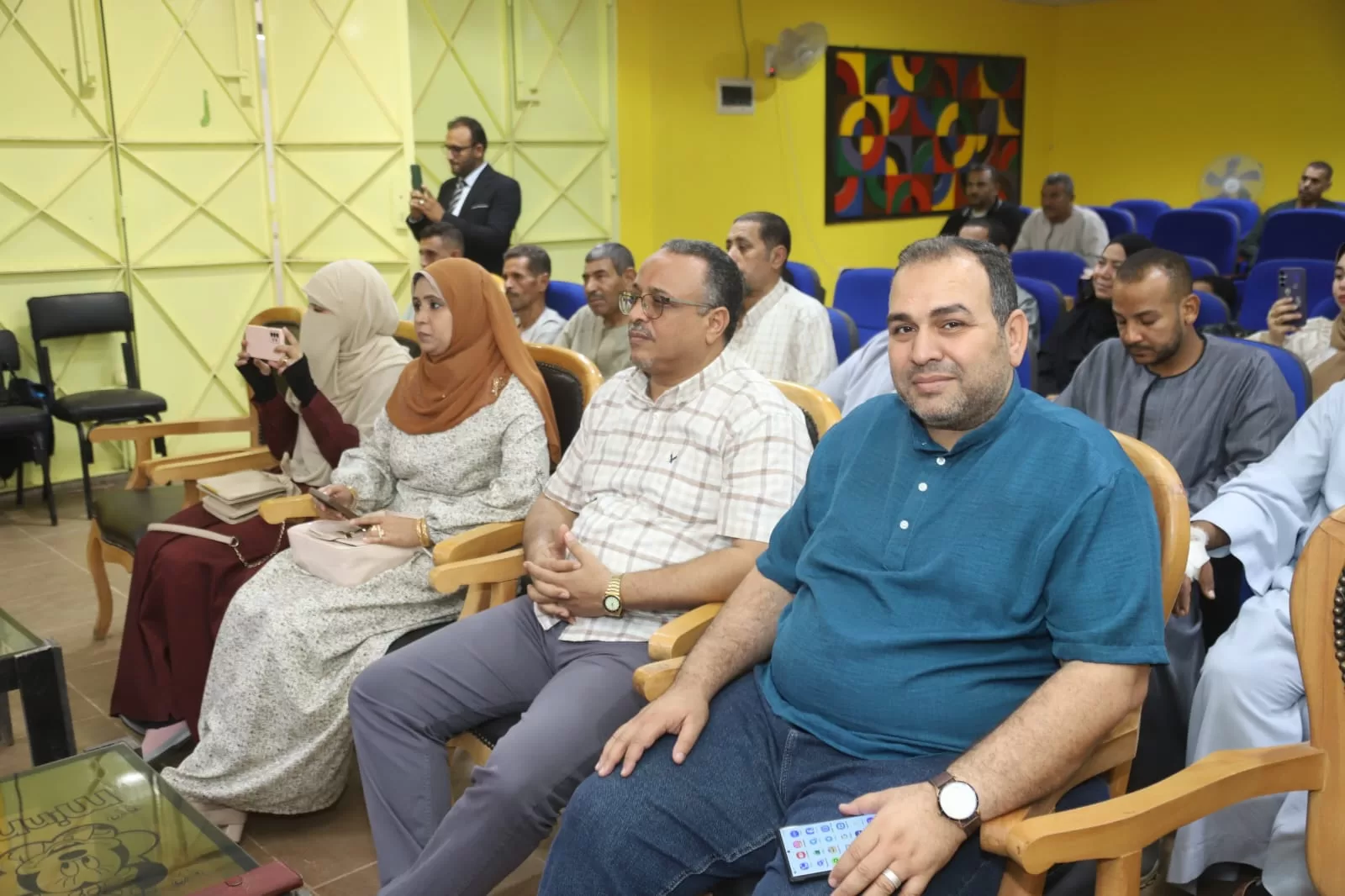 جامعة قنا تبحث مستقبل التعليم الرقمي.. رسالة ماجستير حول الدعم الإلكتروني والواقع المعزز 29 - جريدة المساء