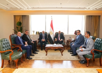 "العمل" و"العامة للتأمين الشامل" تبحثان توسيع الحماية الصحية والاجتماعية للعمالة غير المنتظمة 25 - جريدة المساء