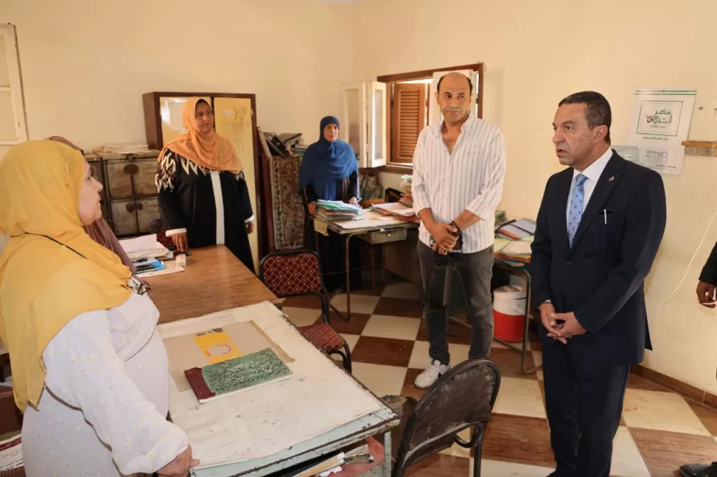 محافظ المنوفية يفاجئ وحدة المصيلحة و يبدى استياءه من حالتها 19 - جريدة المساء