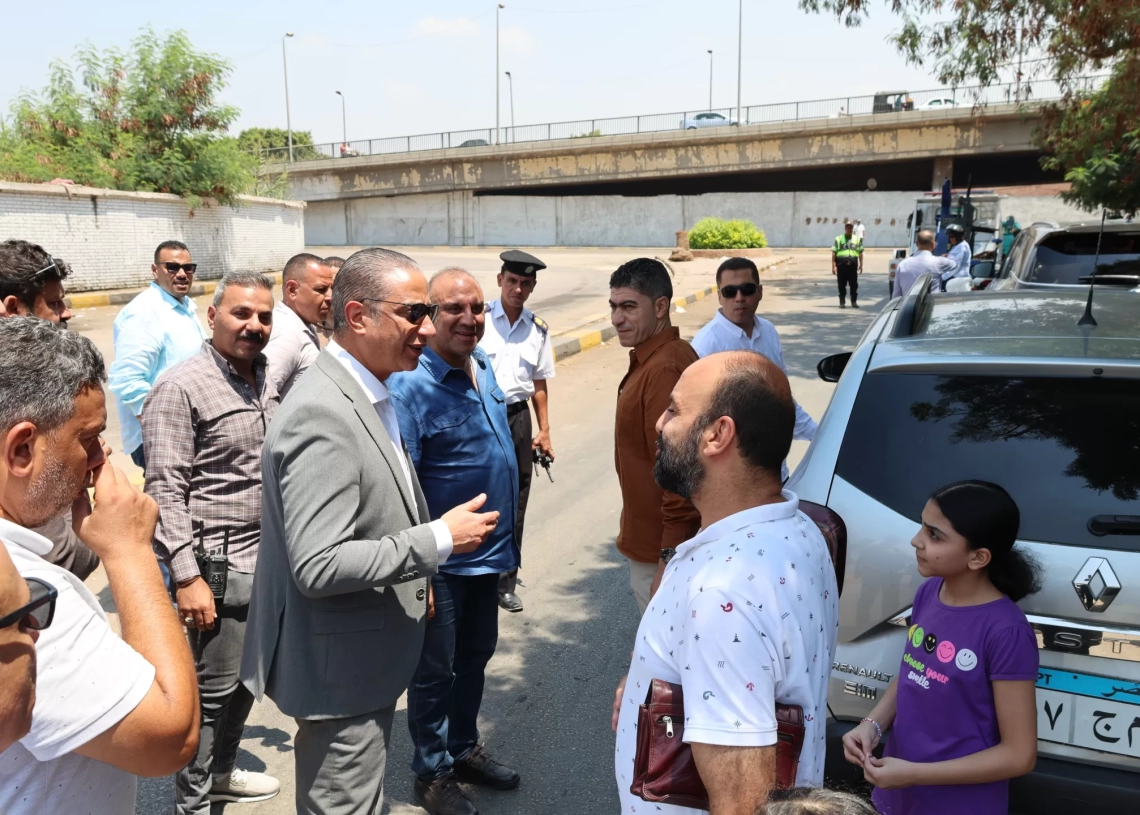 محافظ الجيزة يتفقد شارع جمال الدين الأفغاني بإمبابة لدراسة إنشاء أسواق وأكشاك حضارية 19 - جريدة المساء