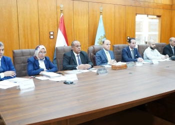 محافظ الغربية فى لجنة القيادات لمقابلة المتقدمين لشغل عدد من الوظائف القيادية بقطاعات الصحة والتموين وديوان عام المحافظة 25 - جريدة المساء