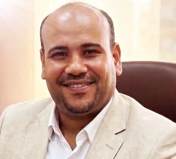 نجاة الإعلامى أيمن الوردانى من لدغة ثعبان الكوبرا قبل الهجوم عليه وتمكن من تصويره بجوار الأرض الزراعيه بكفر الشيخ 18 - جريدة المساء