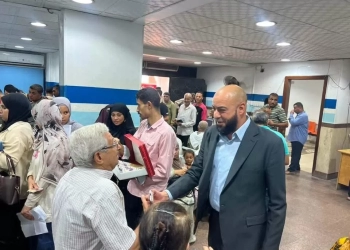 لفتة إنسانية في مكتب تأمينات أسيوط.. توزيع حلوى المولد وحسن استقبال المواطنين 24 - جريدة المساء