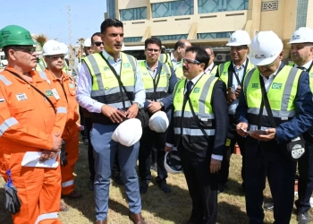 وزير الصناعة يتفقد مصنعاً لإنتاج الأسمدة ومصنعاً للسكر بالمنطقة الاقتصادية لقناة السويس 19 - جريدة المساء