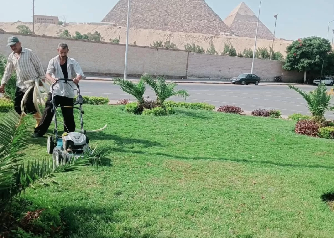 صيانة وتجميل.. "الجيزة" ترفع كفاءة محيط المتحف المصري الكبير ومدخل الأهرامات 13 - جريدة المساء صيانة وتجميل.. "الجيزة" ترفع كفاءة محيط المتحف المصري الكبير ومدخل الأهرامات 12 - جريدة المساء