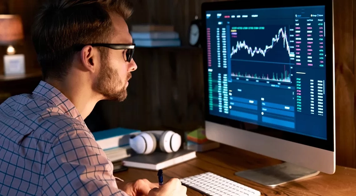 المنصات الرقمية لتداول الذهب والفوركس