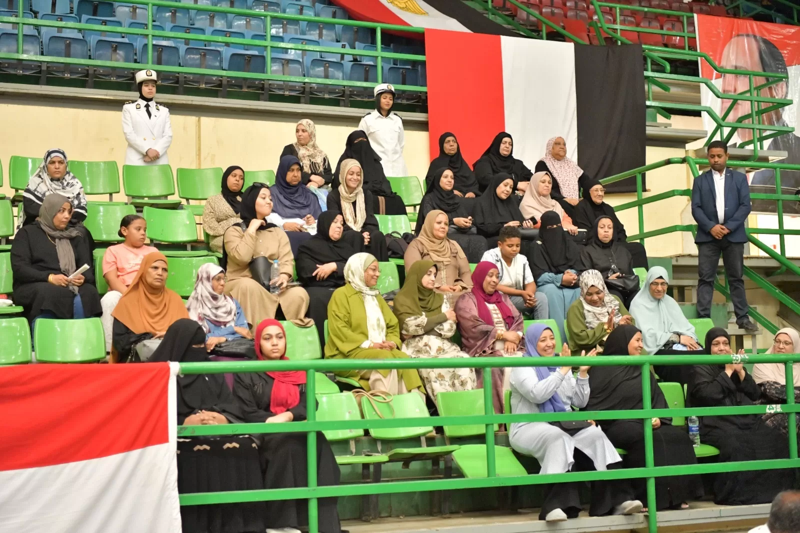 الفرحة تملأ قنا.. 190 فائزًا يحققون حلم زيارة الأراضي المقدسة 19 - جريدة المساء الفرحة تملأ قنا.. 190 فائزًا يحققون حلم زيارة الأراضي المقدسة 18 - جريدة المساء