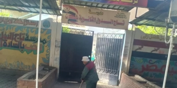 بالصور.. رفع كفاءة النظافة بمحيط مدارس الجيزة استعدادًا لانطلاق الدراسة 1 - جريدة المساء
