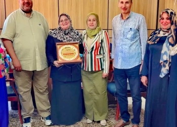 تكريم حنان العبد من العاملين بالمكتب الفني بمدرية التضامن الاجتماعي بكفر الشيخ بمناسبة بلوغها سن التكريم تقديرا لمسيرةٍ من العمل المخلص 27 - جريدة المساء