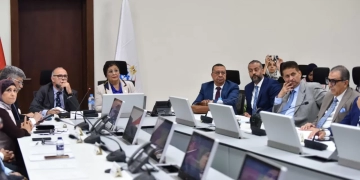 نائبة وزير الصحة فى مائدة مستديرة حول صحة الأم وحديثي الولادة ورعاية ما حول الولادة 96 - جريدة المساء