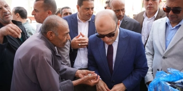 محافظ الغربية لاهالى قرى وعزب كفرالزيات: «مش همشي غير لما أسمع كل واحد منكم » 1 - جريدة المساء