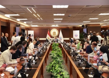 الصحة :توطين صناعة 9 مستحضرات لعلاج الأورام وأمراض الدم بالشراكة مع القطاع الخاص 25 - جريدة المساء