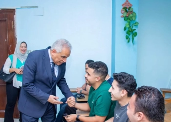 في أول أيام الدراسة.. رئيس جامعة طنطا مع الطلاب. الوعي والمسؤولية الوطنية وبناء المهارات ركائز شخصية لطالب الجامعة 27 - جريدة المساء