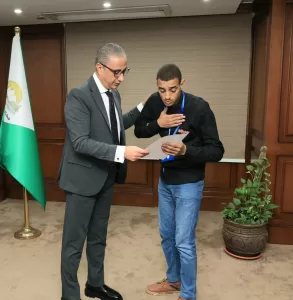 محافظ الجيزة يُسلّم عقود عمل ل3 من ذوي الهمم بأطفيح والعمرانية 25 - جريدة المساء