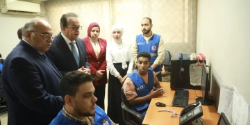 وزير الصحة تفقد مركز الخدمات الطارئة 137 ويؤكد اهمية  سرعة الاستجابة لاحتياجات المواطنين 1 - جريدة المساء